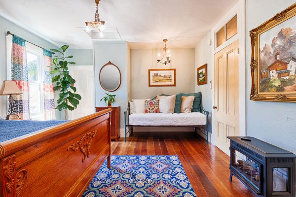 An upstairs bedroom at Duncan House