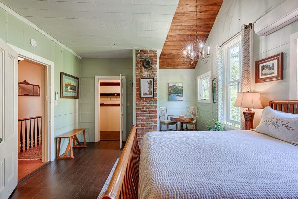 A downstairs bedroom at Duncan House