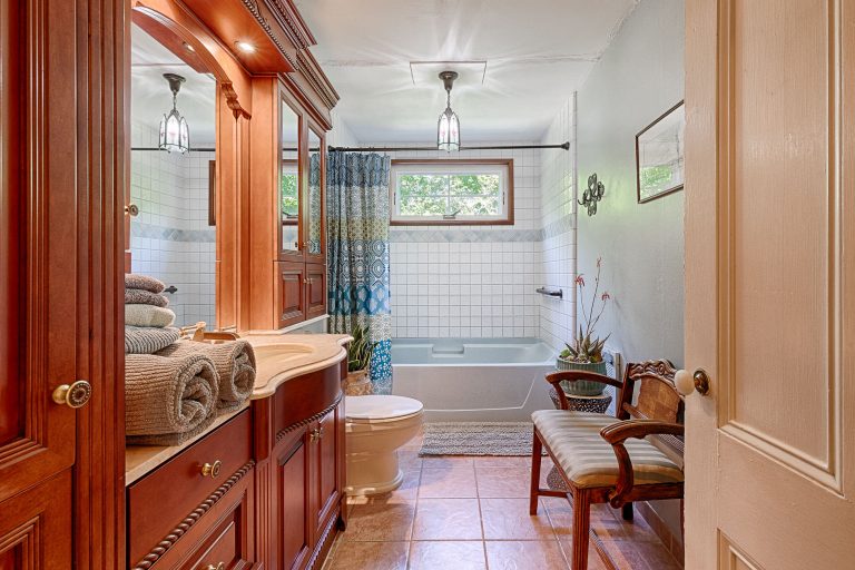 Downstairs Bathroom