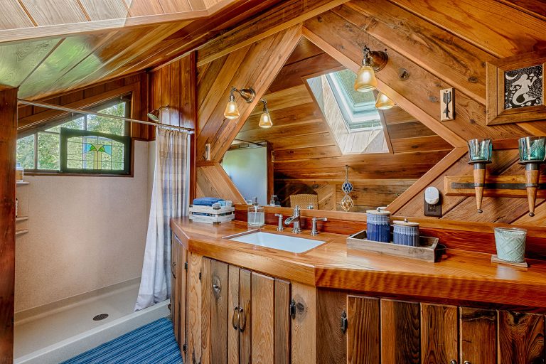 Upstairs Bathroom
